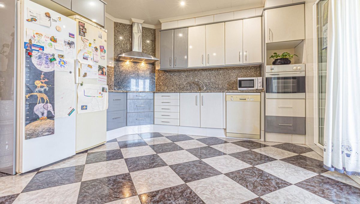 383884_13177ab5db11def1aeae343717a03867