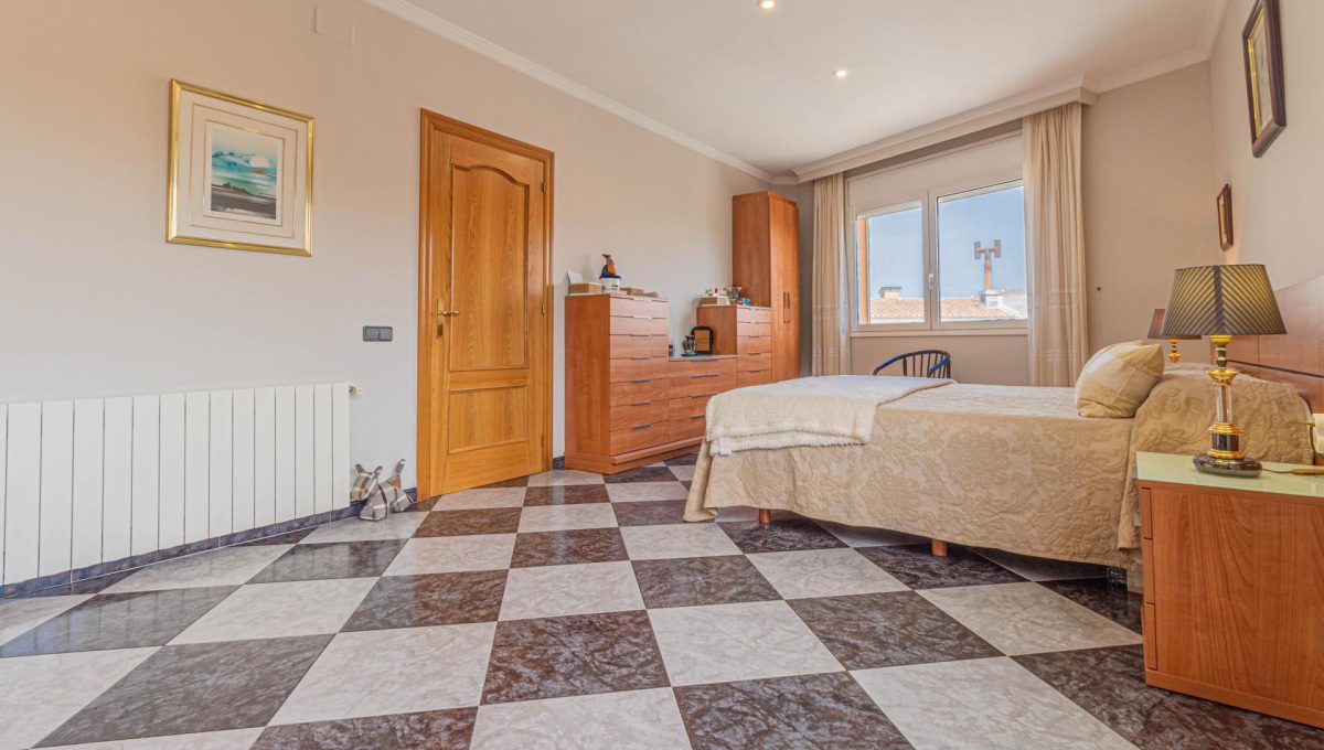 383884_21566b0300b4e892b02e0aefebfb4965