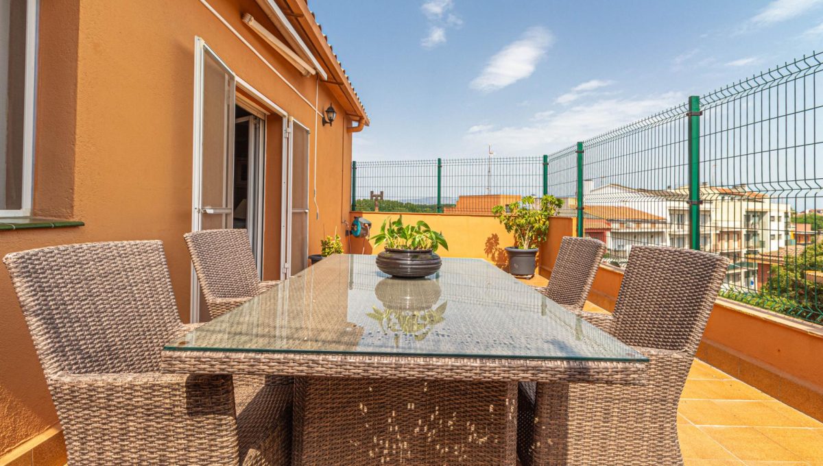 383884_284726ae9f534dbba7c5b514330e90e1