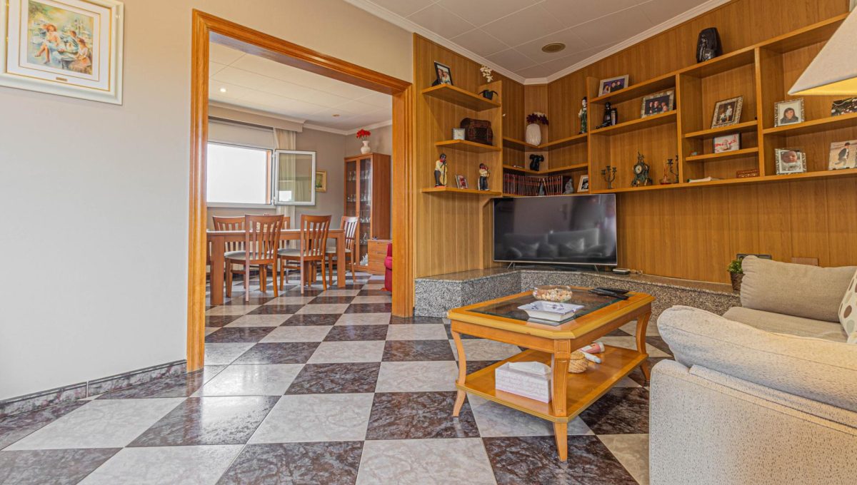 383884_572bb8d9e9c8b88b424b2e004587f202