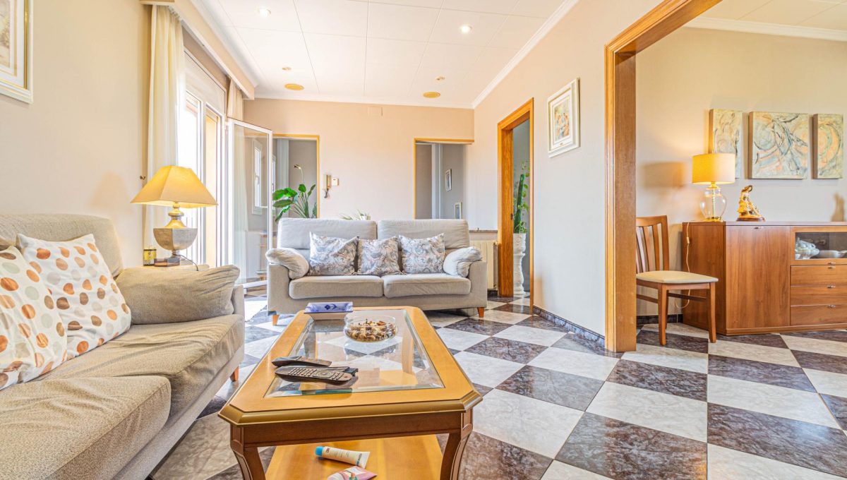 383884_8bf7409d5d4302847b3e214bdf990756