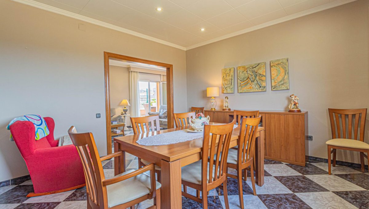 383884_94124f126e723399bd1c92afeb88ae87