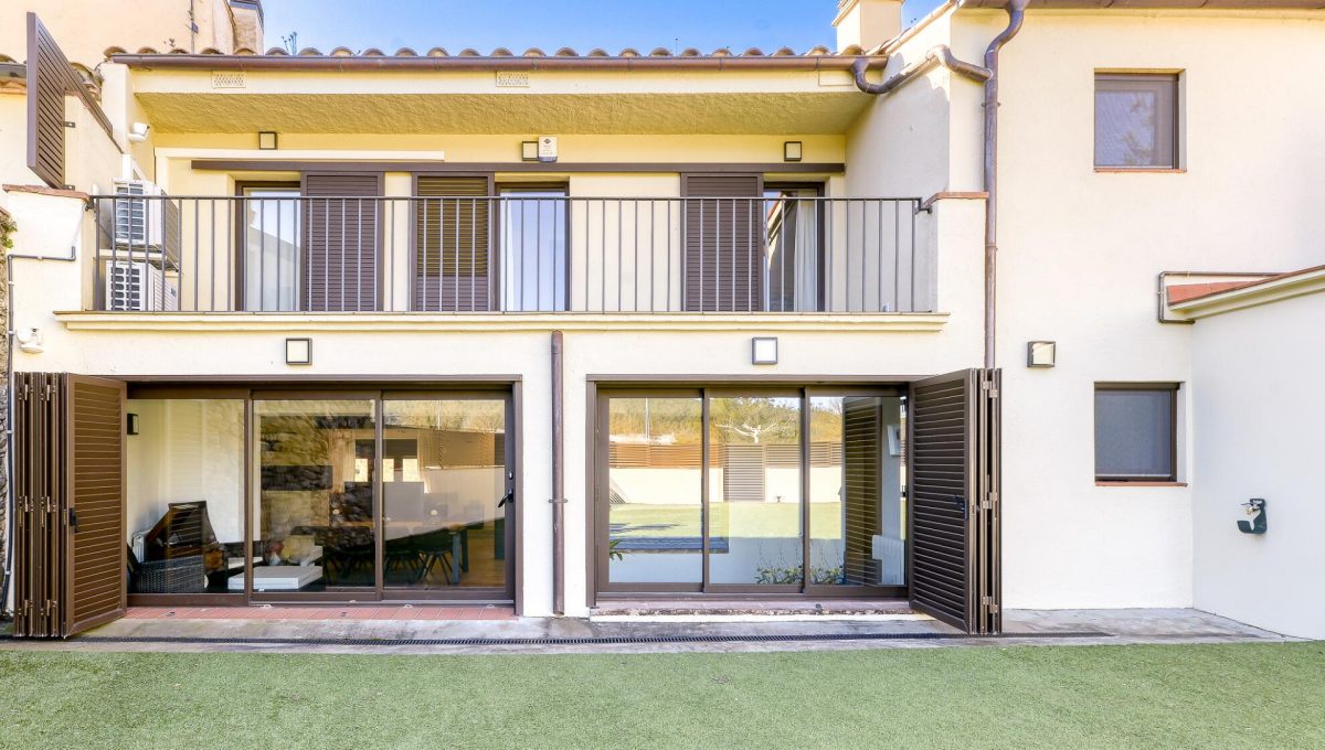 951122822_2733d5d6401911a02fdfd36b645d079a