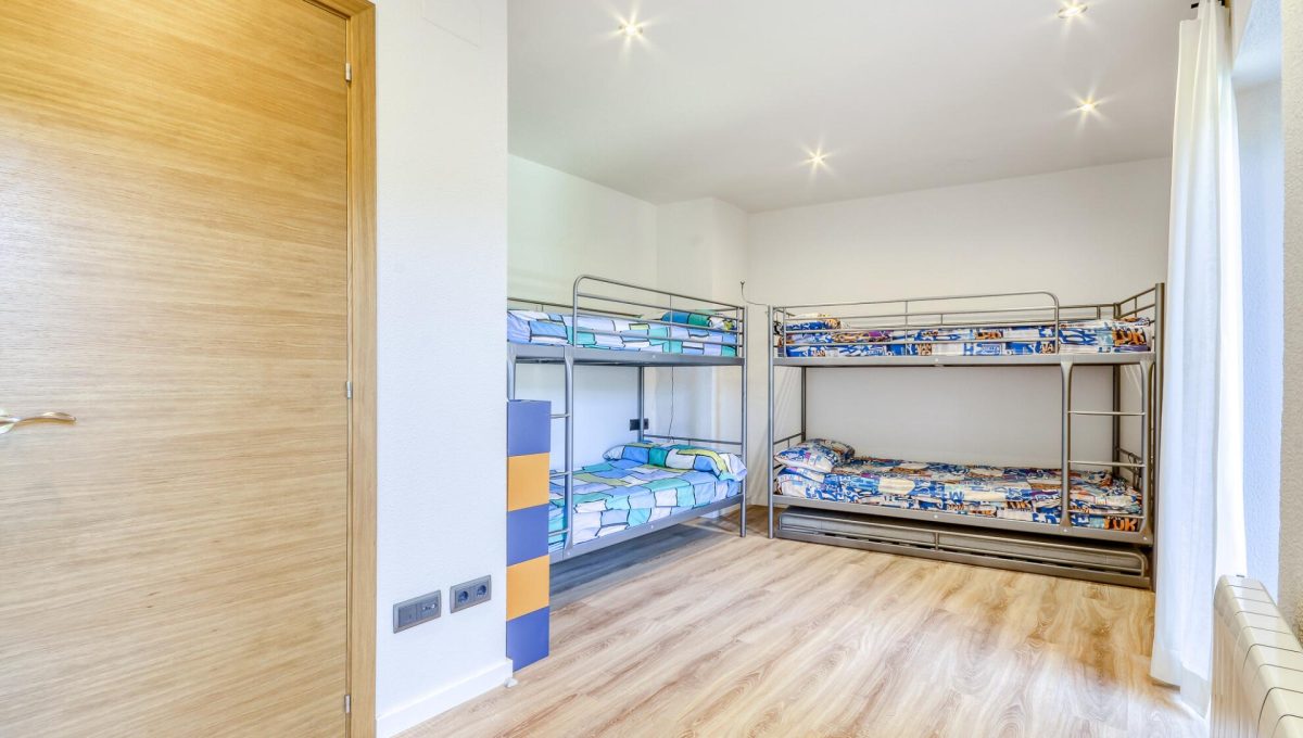 951122822_2bbb1a5ac984ac74d4ec2045b6e094fc