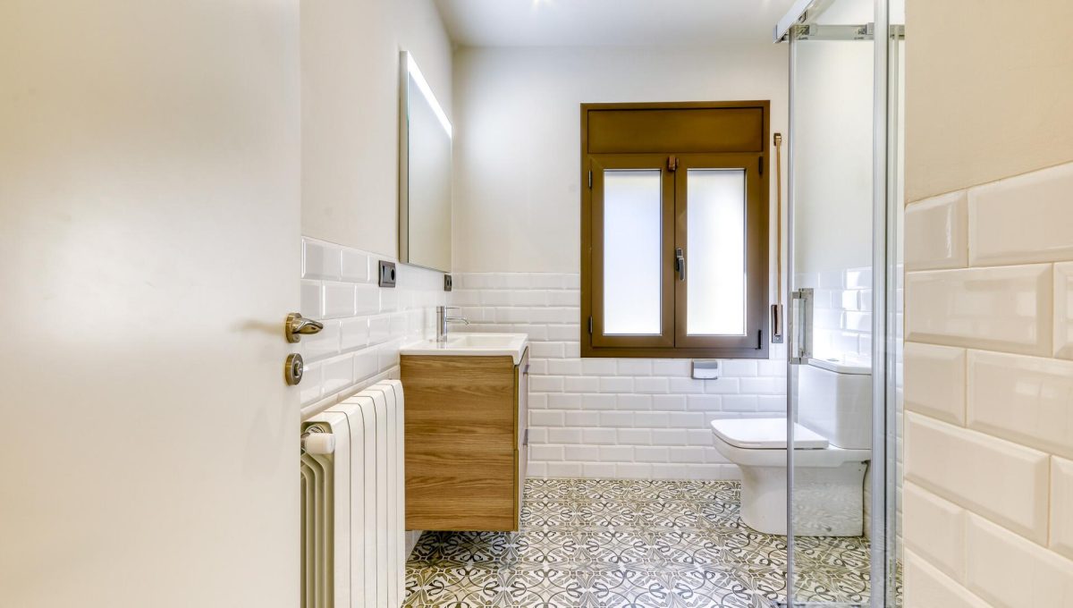 951122822_45207a49e91a33dfa02121125b75a802