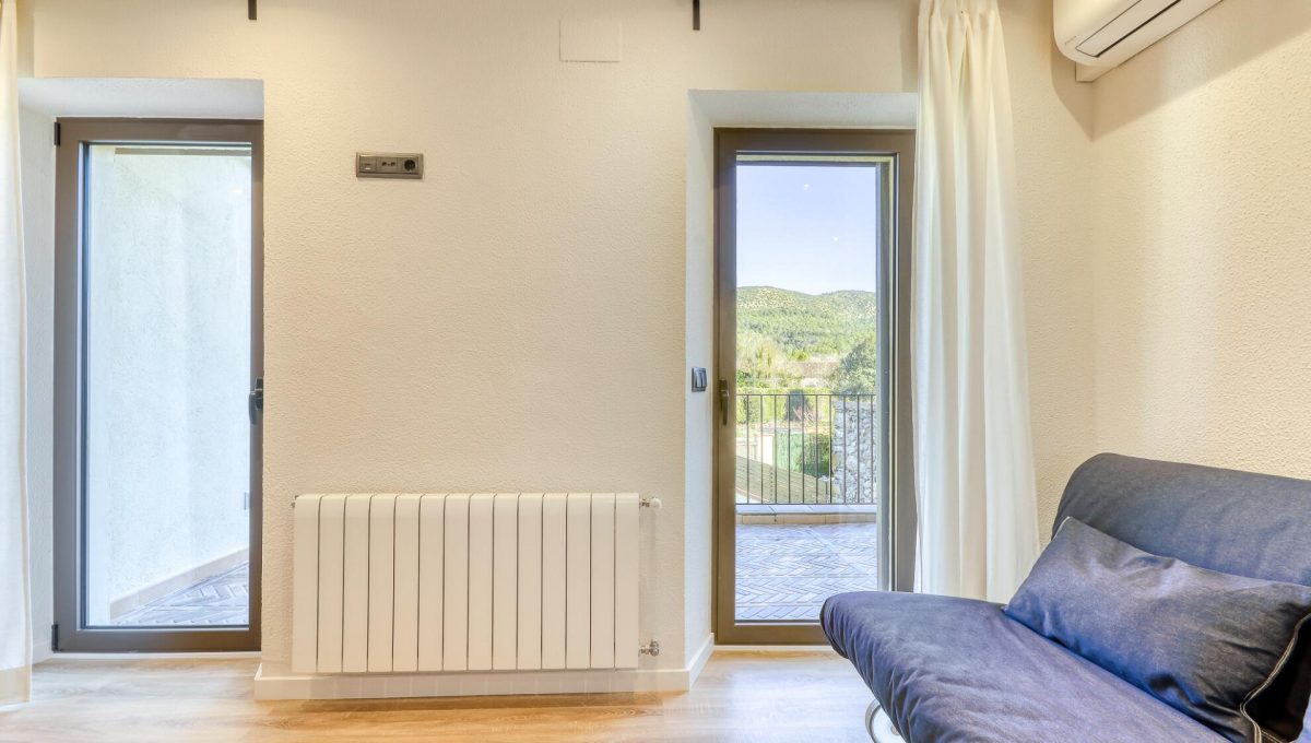 951122822_5f36d91073e93ca92a5891b6c69e34e8