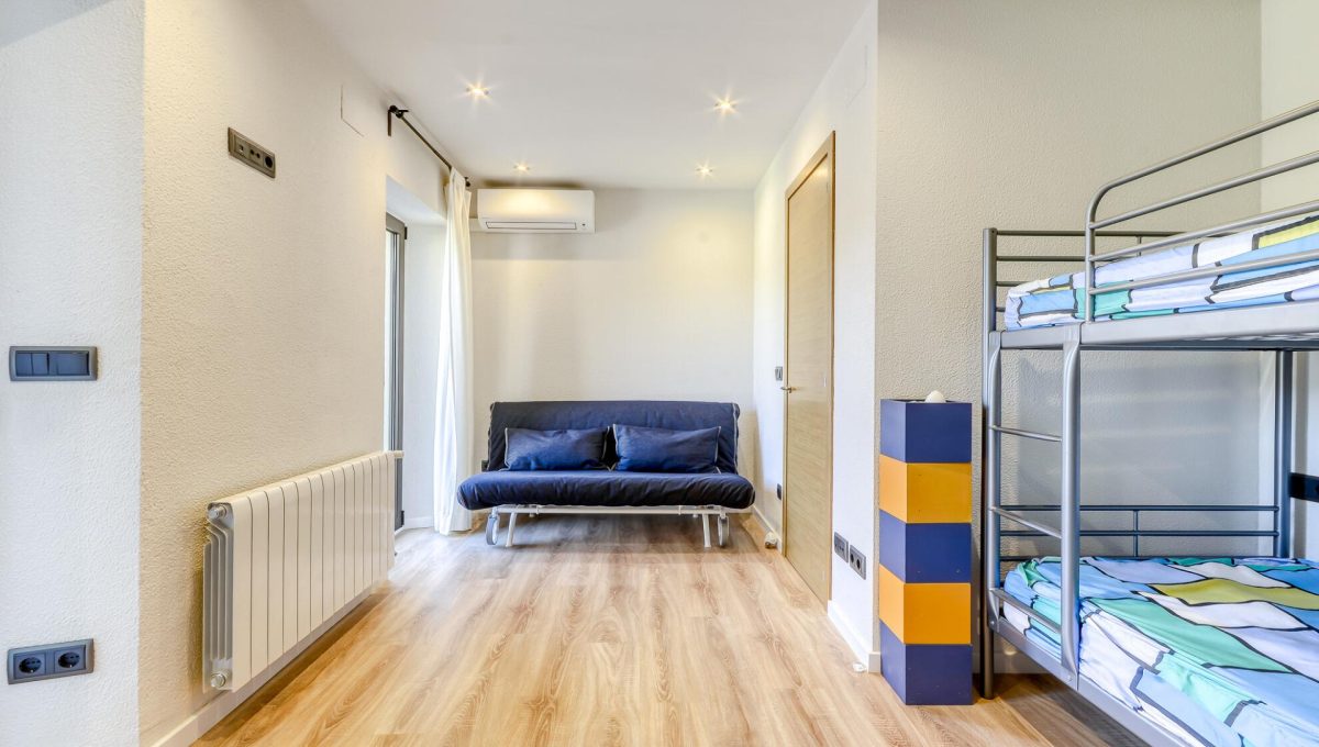 951122822_c684e752dc70819d9ed9425b5c8a0336