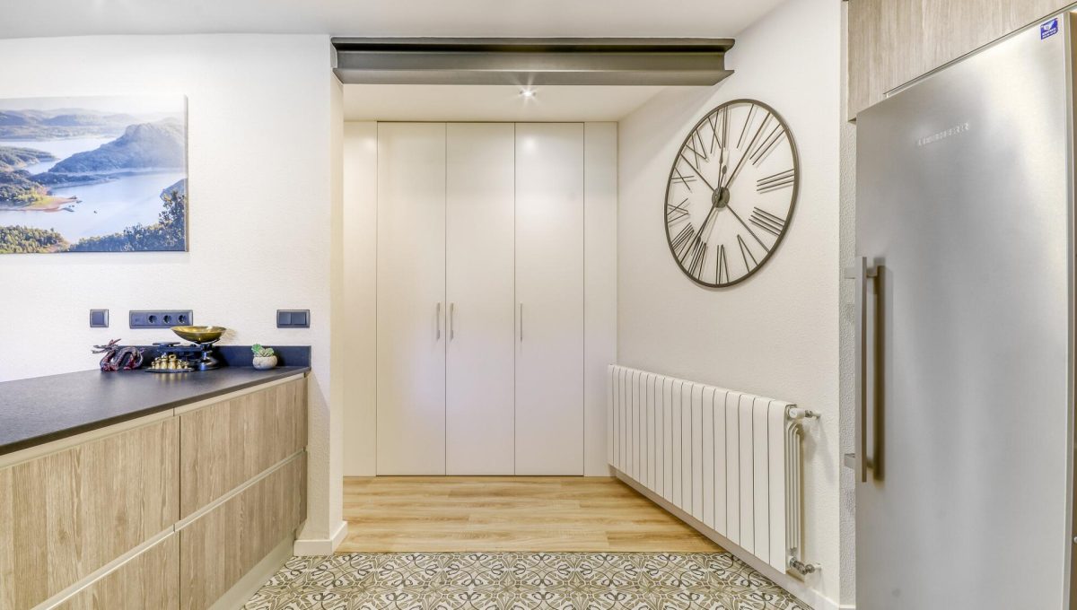 951122822_d6a4a0728c9d0cb4e87c480284dfe74f