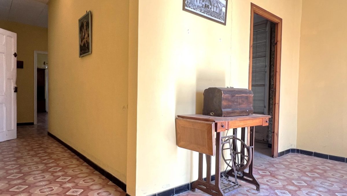 955108966_5d00f587ba89bb990bc54a6a97fa7c9b