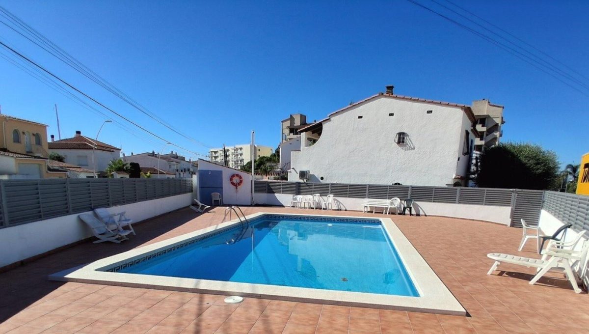 146942687_25e9528197a79e3a9a4850af9448e664