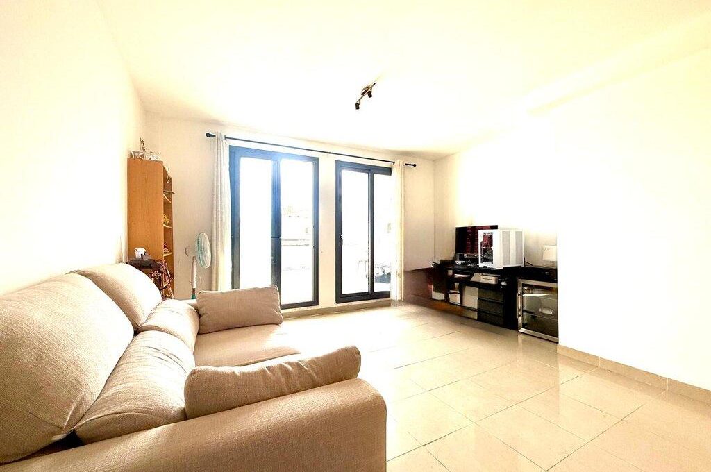 167791986_efd785950888ae68443a64b85ef7c825