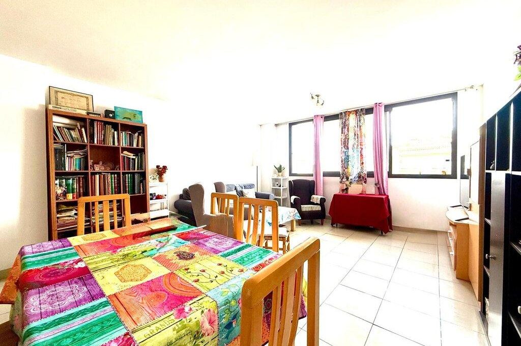 167791986_fdc879be285404458fba33984148d65d