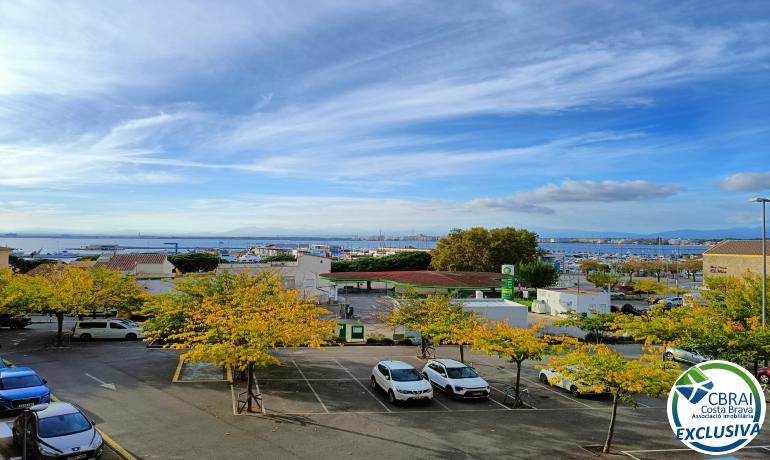 Splendide appartement au Port de Roses avec licence touristique