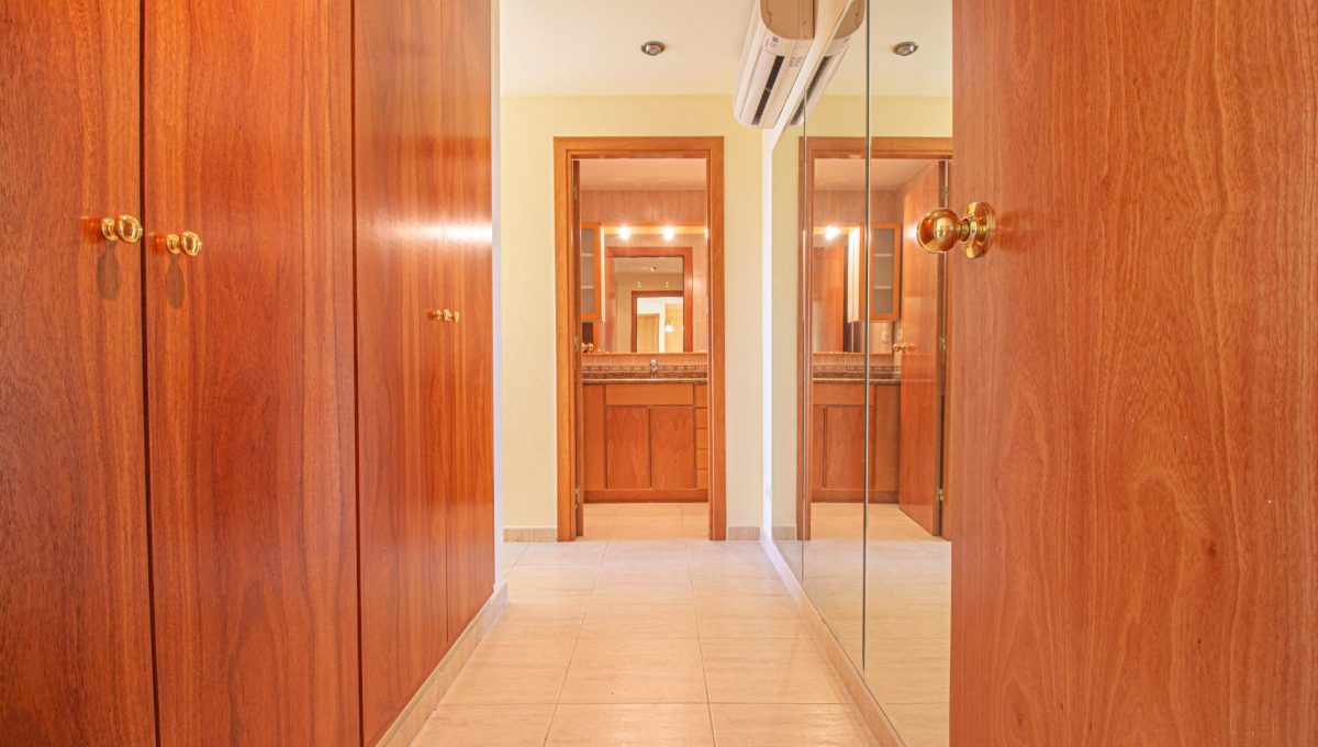 560311301_85772aa736e7e14e3b40caf17d6990ff