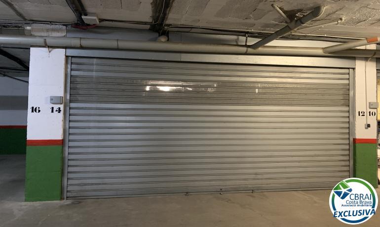 Garatge doble al centre d’Empuriabrava
