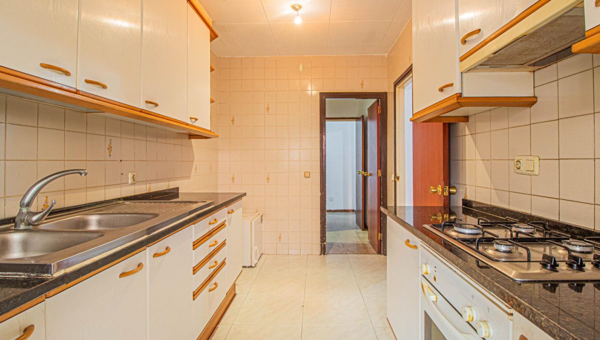 799559320_0fd6a94f49cd8ab86f0790bc3d95aaa7