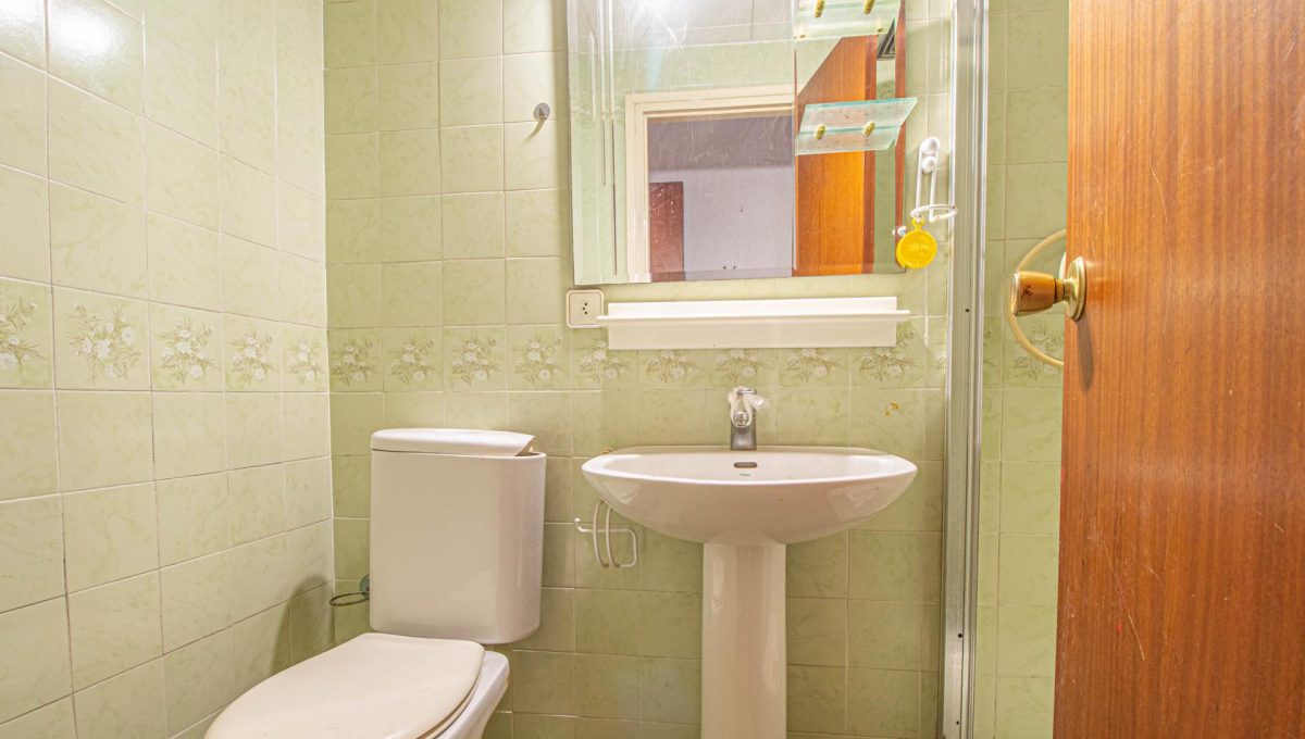 799559320_22c3584c20386e7702618d1c6bec92eb