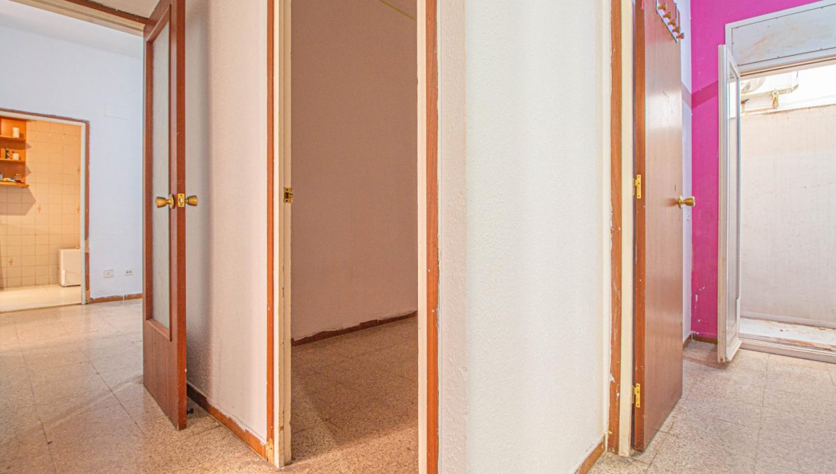 799559320_f35e4160f7bf055d6395877b2fe2afa0