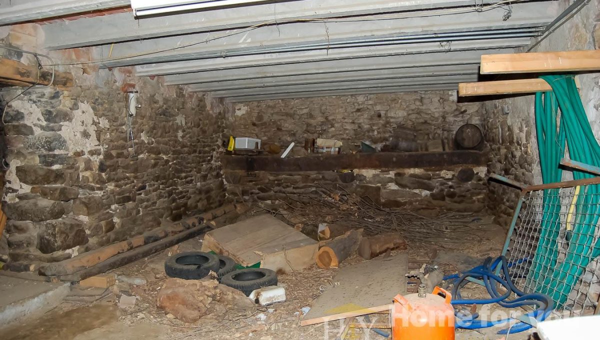 872474362_003bca1d535a9199c8a7b0a9f946064d