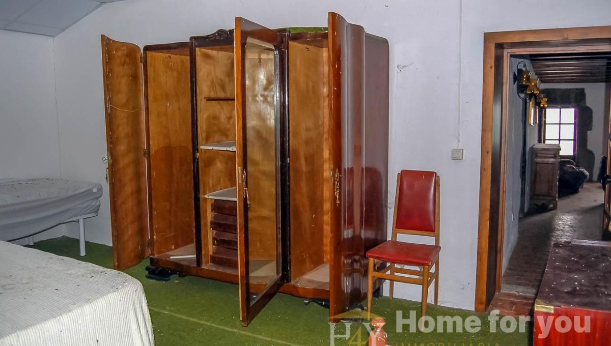 872474362_5592dae31e9a529cd4d7804d2f48000b