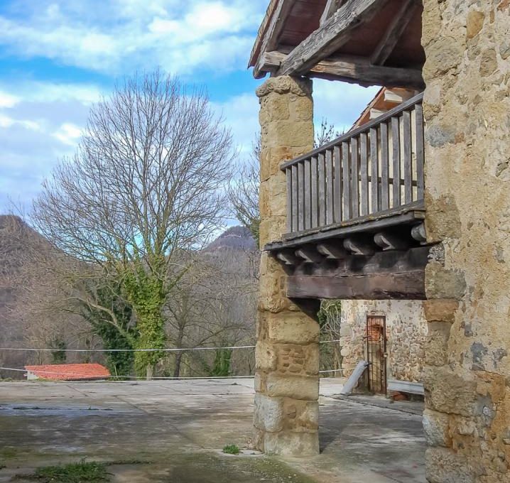 872474362_84b50eea0c5d045de043310b871c8531