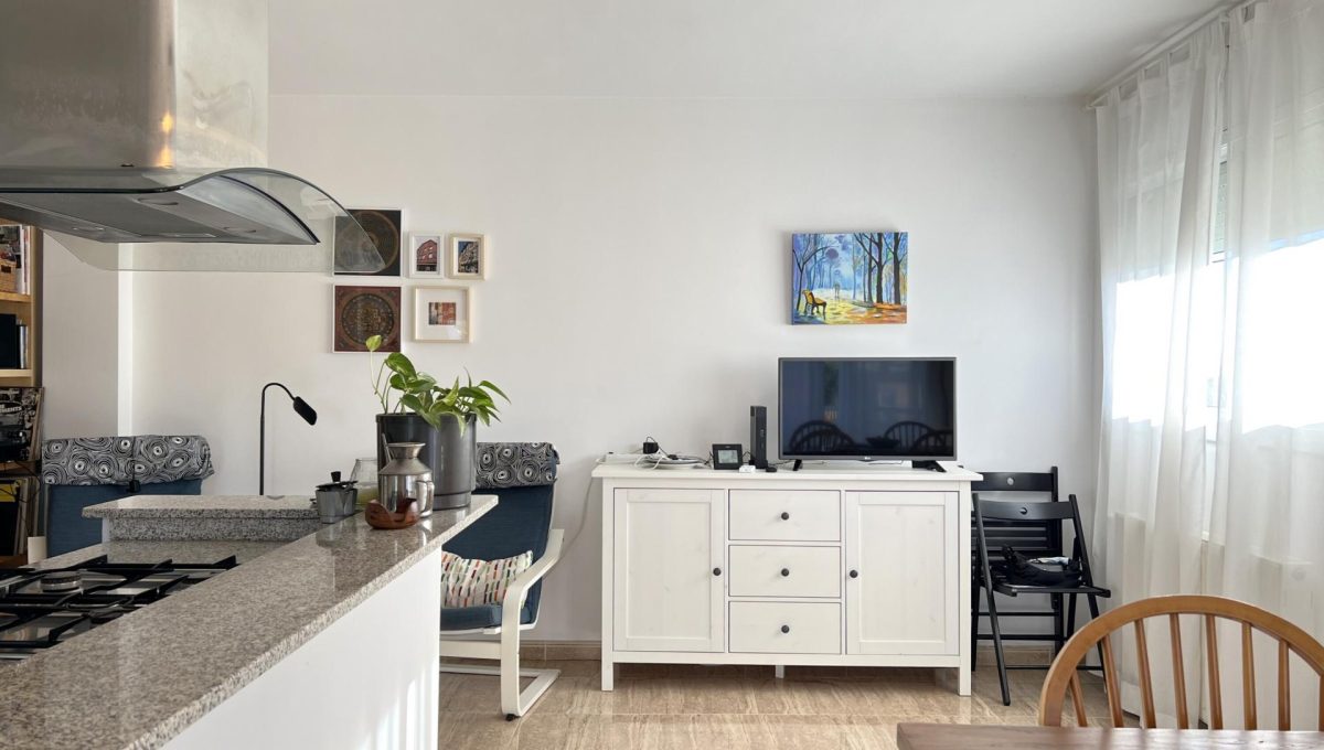 897474316_647e75816af2506861913c4f91799486