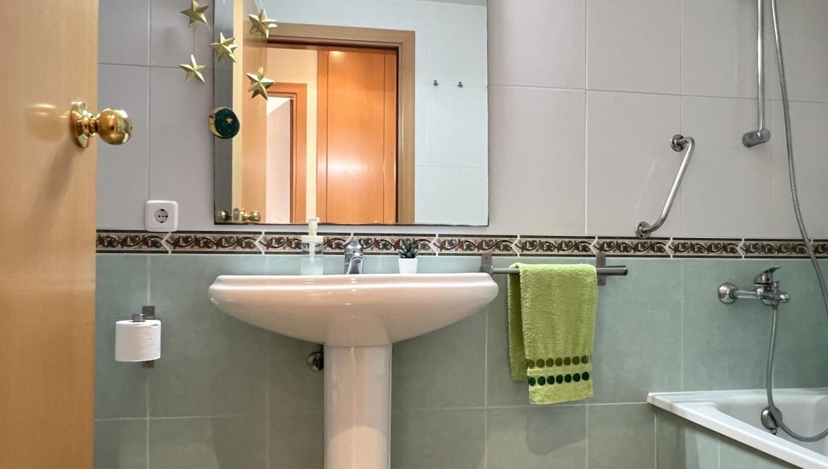 897474316_744f16af78cf088294f357c8f92854b7