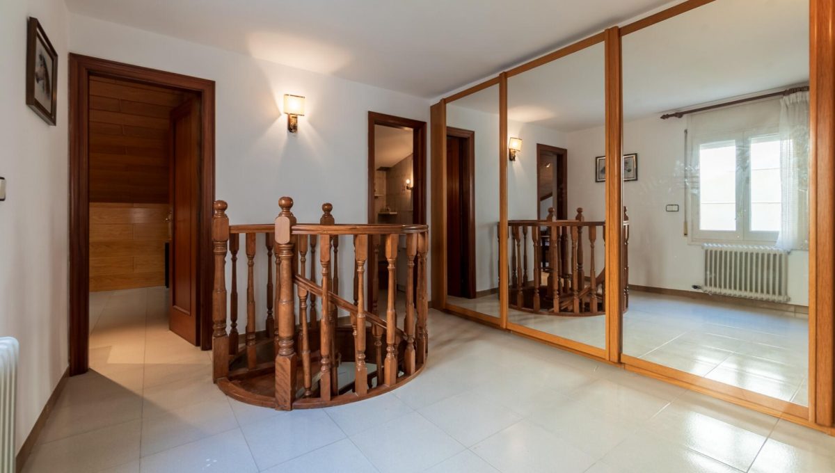 193649763_b12945a520ae3e21a5eb7e26a4f141ba