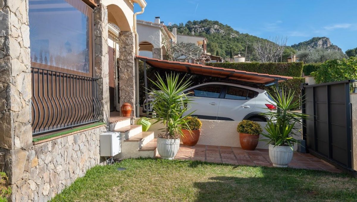 196141645_2f9d760bac1db01d6034fbfa266db749