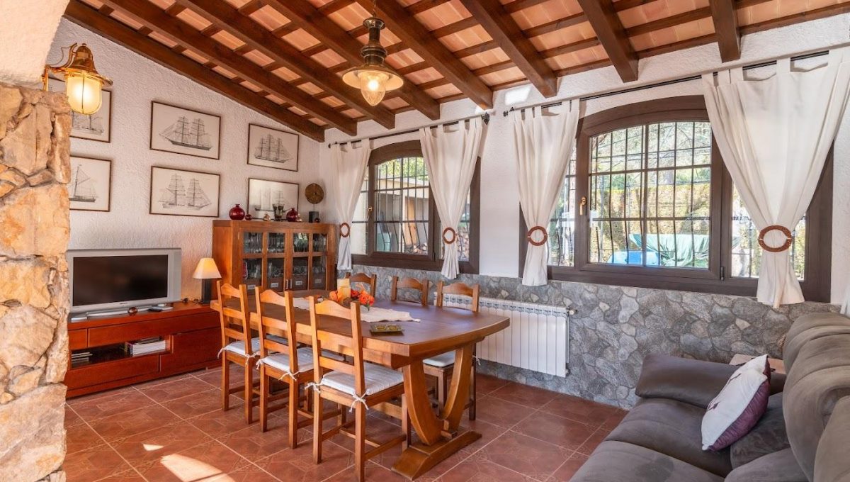 196141645_709f871073e20df95285051f84f8e5b0