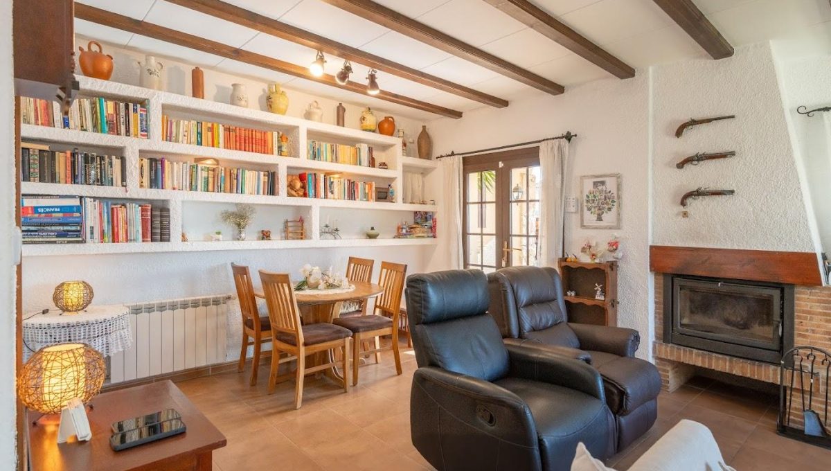 196141645_8a49dd03e2d7962a8cea40868eb1c497