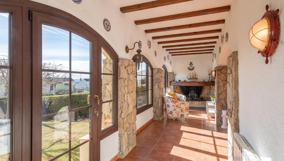 196141645_c48c86f806a08452f5f6c5f279407c95