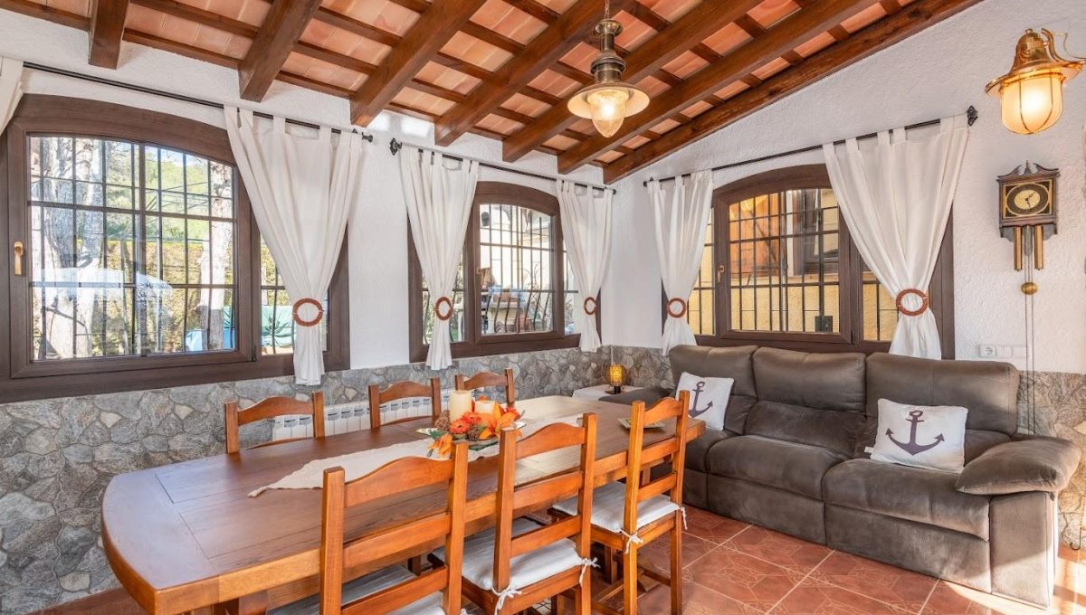 196141645_c751407db4e35a7ccc4a7bb344410c2d