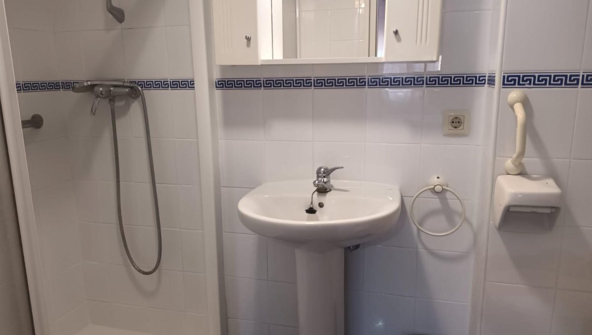 387577_66a3e970092e4d7609118ea04776c93b