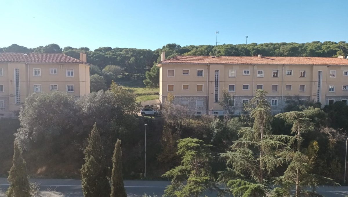 387577_9c2cea9b5f605d49470a4fb0e683db1b