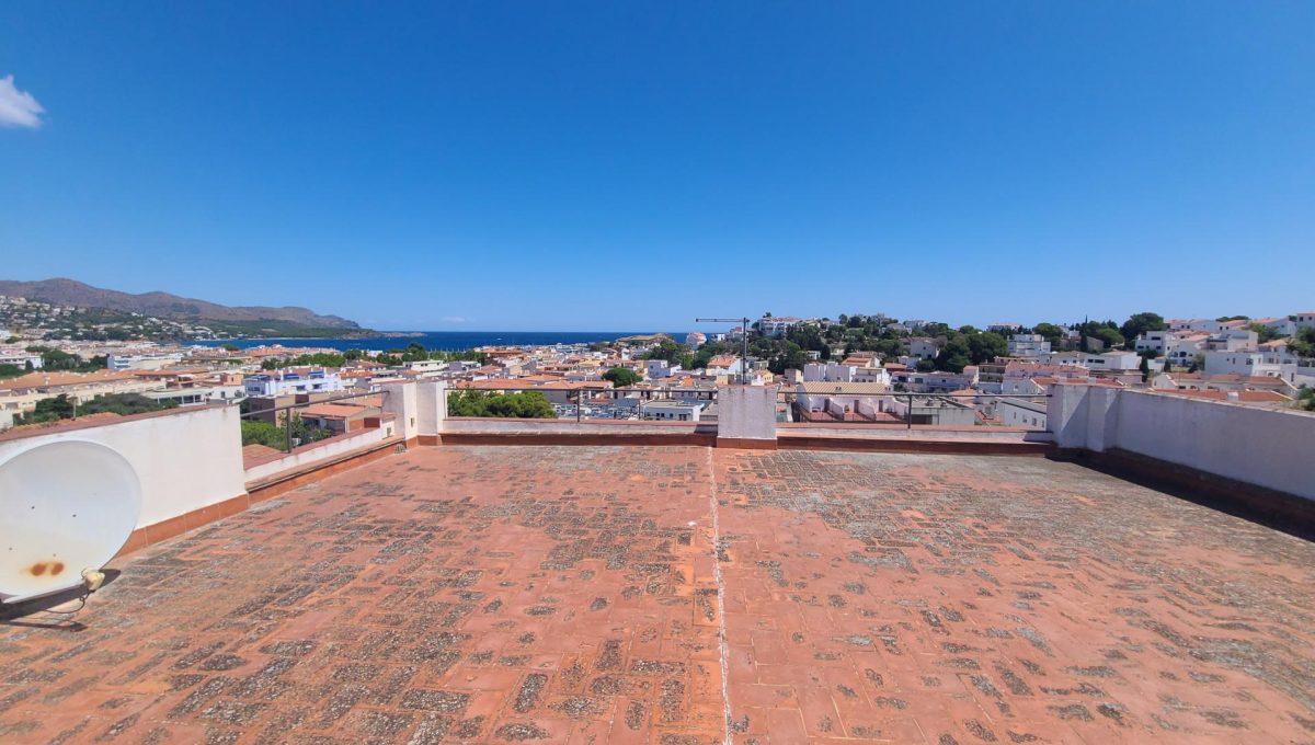 449504679_2b06aa0ff4d033dda7bf80234a397b11