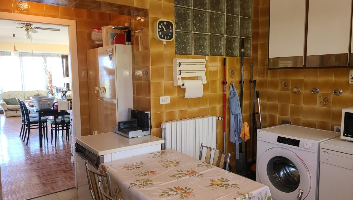 449504679_9820b7519553757dd26366dc37092805