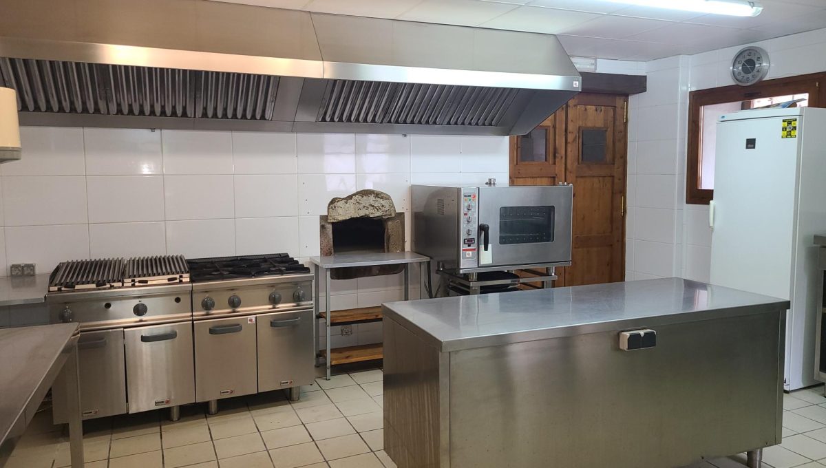 733404288_4613352c86f94ba3256a06aae1fe0094