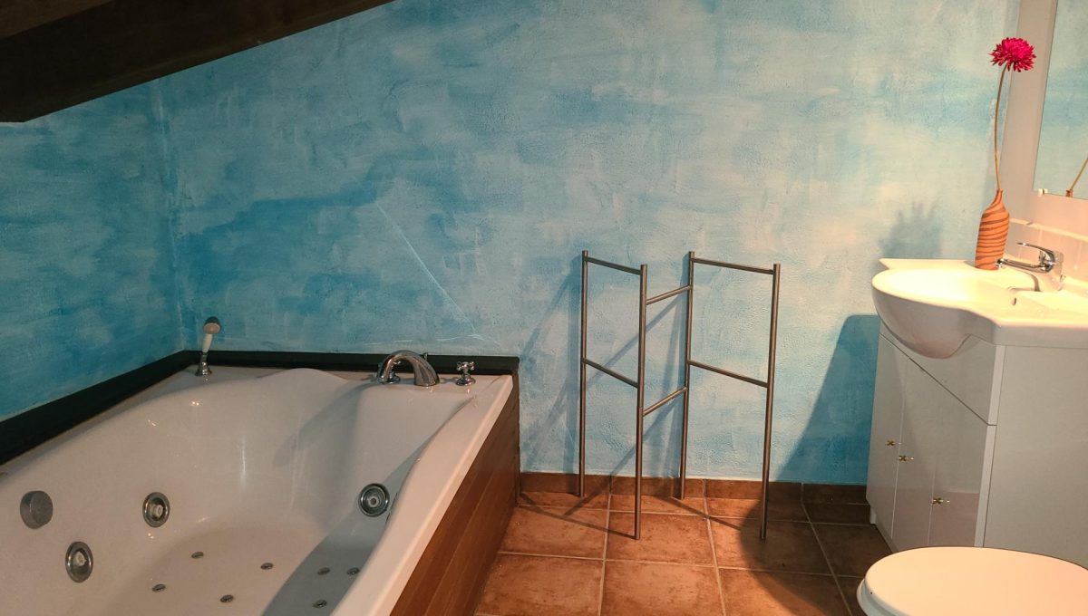 733404288_ae456b37bac0defeab8b68a086fbef5d