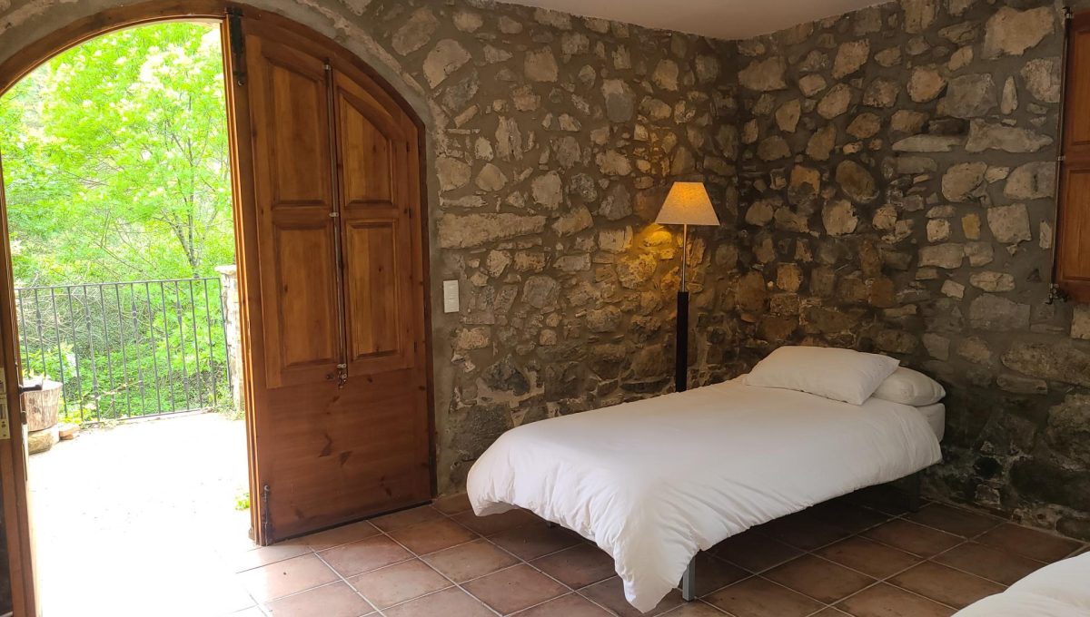 733404288_cde3e44e46b42db88199a5f82f69a073