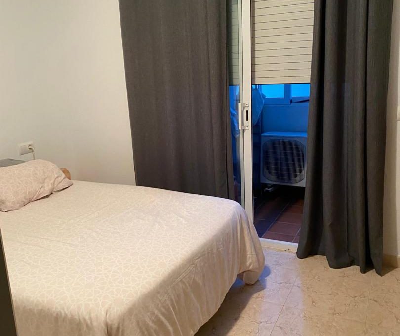 816985828_bc75ed1608ff8c2192dd4be641d4576e