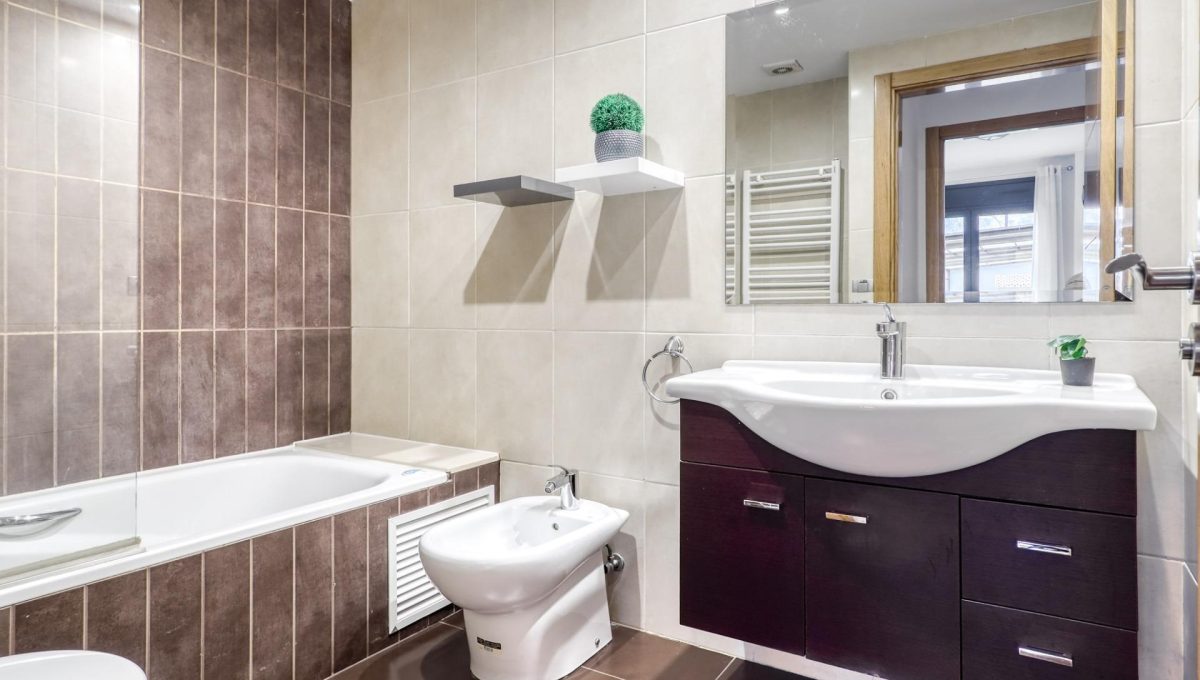 108319997_d9a38d4ddcbb107b283de9bbdd69faed