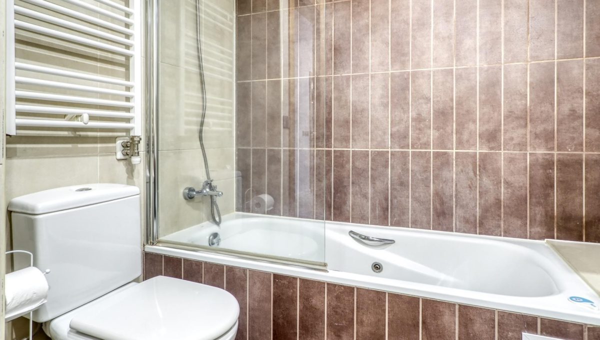 108319997_ea84011f03cd7019e43b0f7fdc92e8b0