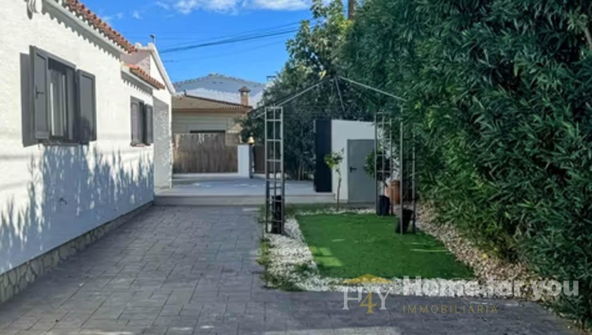 178293145_0c0b52a6abada7798ebf7af62416acd4