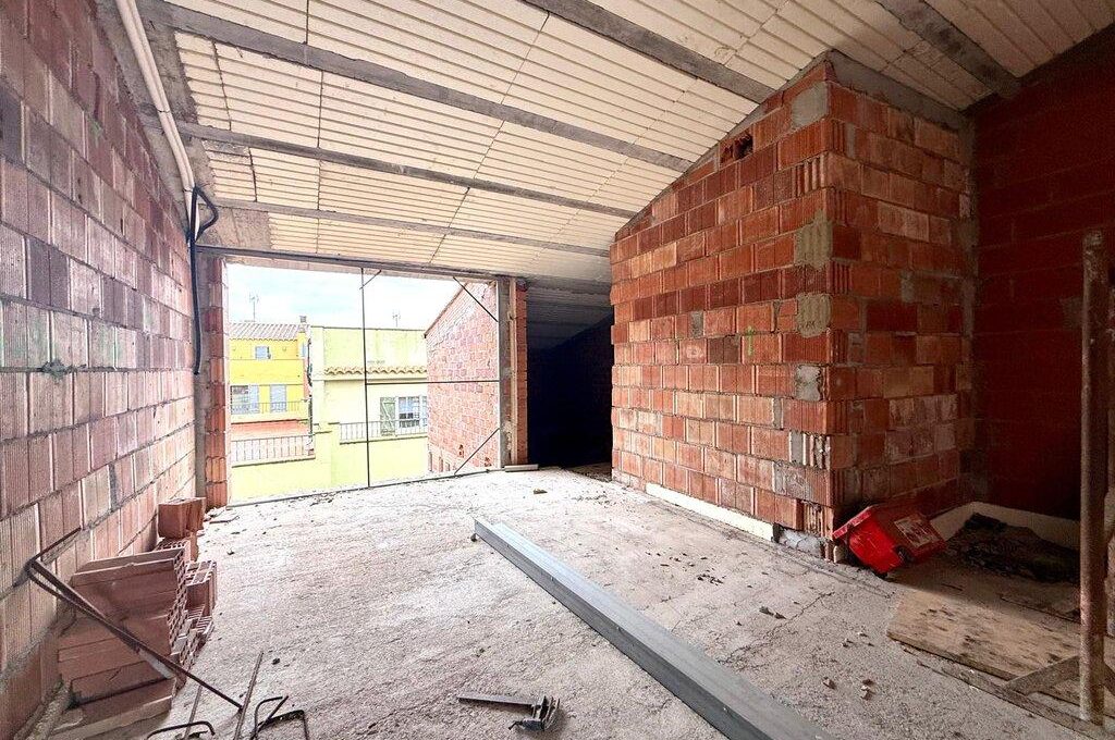 343523541_bdb40883354ff40360364b9b2f848ea3