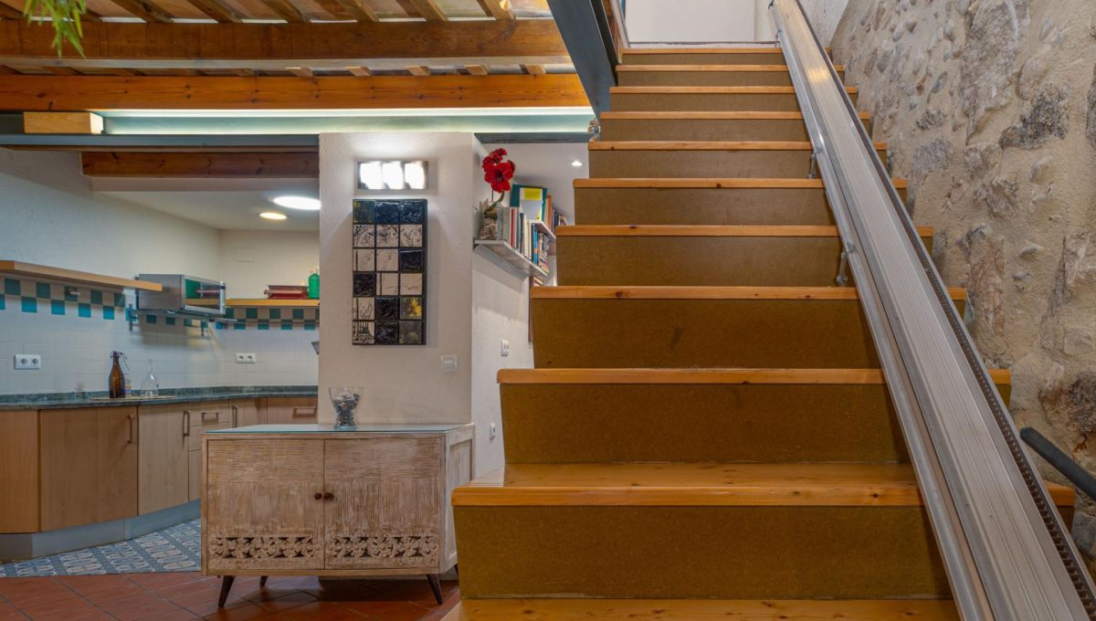 548082518_a9fbd9c4f0df239b1cefcf6018ccc83d