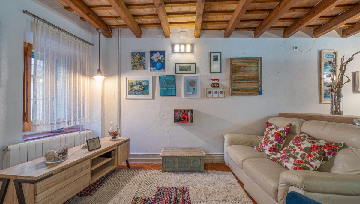 548082518_e50a48c25eff98e6cfae30f37ed0e1c7