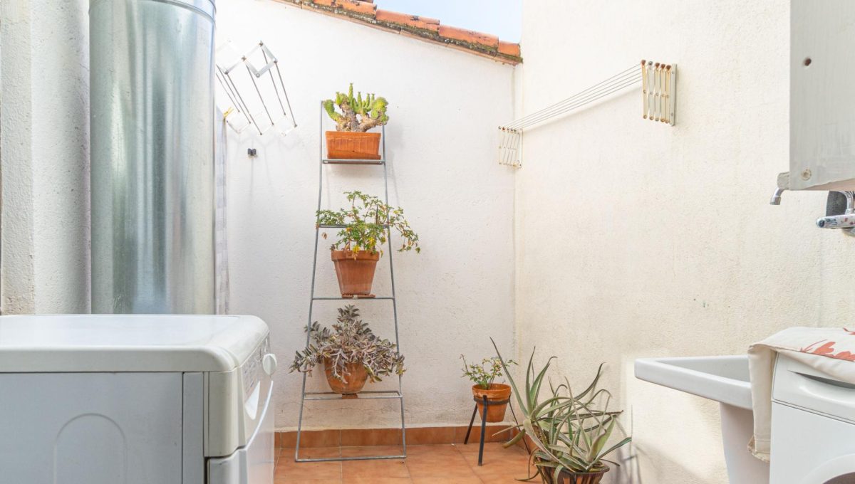 548082518_f5b201e619d7f6fdffe3cbc24b60955b