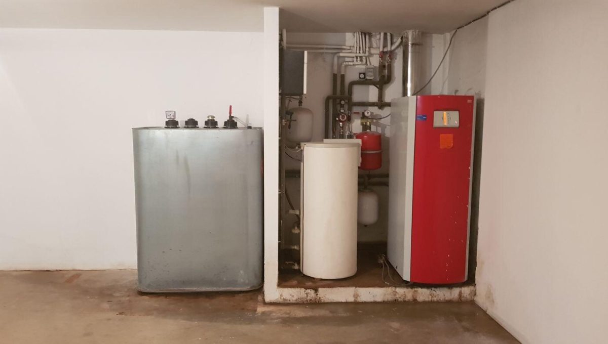 551343201_170dc22539860e3039b2a5569f6ab49f