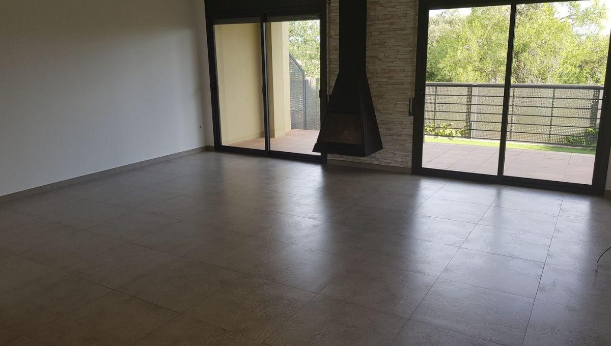 551343201_25834461478870dc4e628fe98e19d4e3